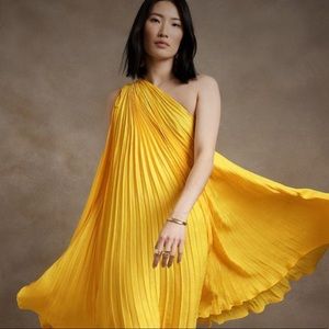 BANANA REPUBLIC RADIANT ONE SHOULDER DRESS IN UMBRELLA YELLOW NWOT